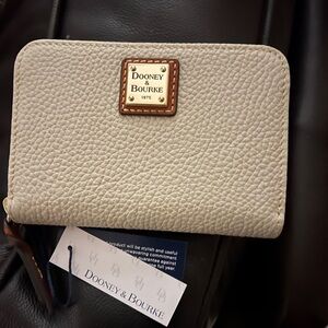 Dooney & Bourke Textured Cream Wallet